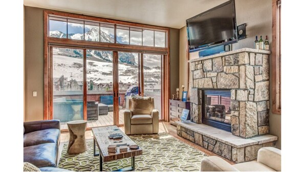 TV, fireplace, DVD player