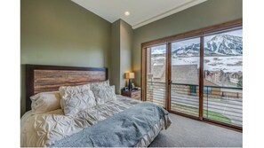 4 bedrooms, free WiFi, bed sheets