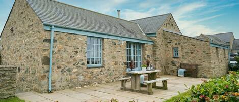 屋外ダイニングエリア