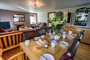 Dining - Highfield -  a sea view that sleeps 6 guests  in 3 bedrooms (Holyhead)