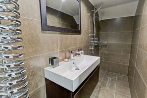 Hair dryer - Highfield -  a sea view that sleeps 6 guests  in 3 bedrooms (Holyhead)