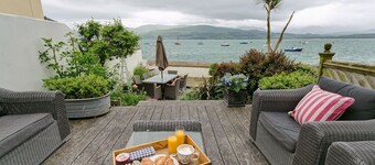Bay House -  a coastal that sleeps 12 guests  in 6 bedrooms