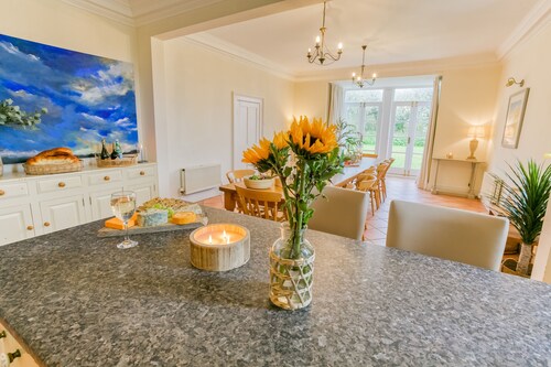 Penrhyn Halen -  a dog that sleeps 14 guests  in 7 bedrooms