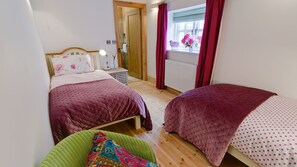 3 bedrooms, iron/ironing board, free WiFi
