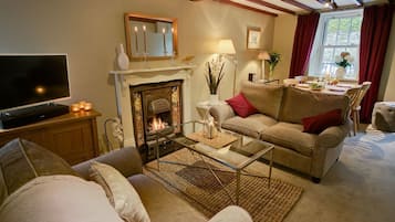 Télévision, cheminée