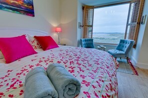 4 bedrooms, free WiFi - Seaforth -  a coastal that sleeps 8 guests  in 4 bedrooms (Rhosneigr)
