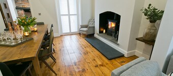 Beau Townhouse - a coastal that sleeps 10 guests in 5 bedrooms