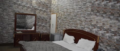 Tremannsrom | Skrivebord for bærbar PC og wi-fi (inkludert)