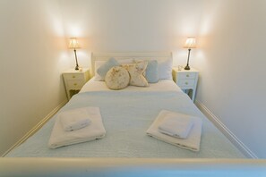 1 chambre, lit parapluie, Wi-Fi gratuit, draps fournis