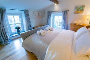 3 bedrooms, iron/ironing board, travel cot, free WiFi