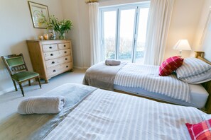 3 chambres, fer et planche Ă repasser, Wi-Fi gratuit, draps fournis
