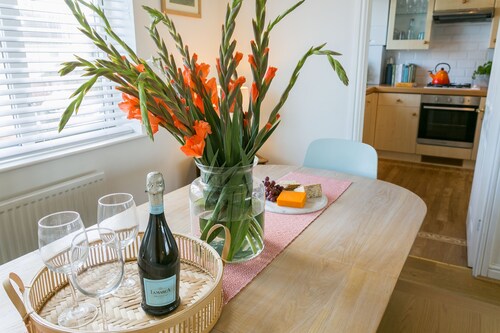 Sea Bell -  a coastal that sleeps 6 guests  in 3 bedrooms