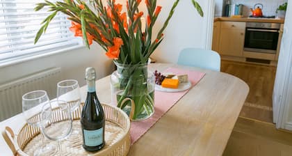 Sea Bell - a coastal that sleeps 6 guests in 3 bedrooms