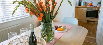 Sea Bell - a coastal that sleeps 6 guests in 3 bedrooms