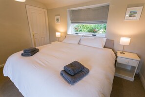 5 chambres, fer et planche à repasser, lit parapluie, Wi-Fi gratuit