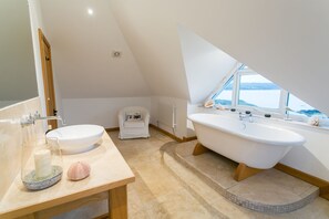 Hair dryer - House on the Beach -  an on the beach that sleeps 9 guests  in 4 bedrooms (Holyhead)
