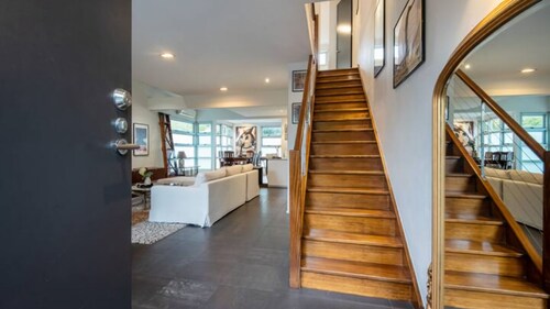 Elwood Village Entertainer