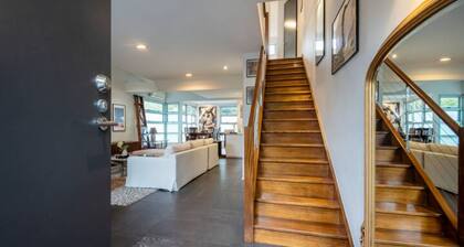 Elwood Village Entertainer