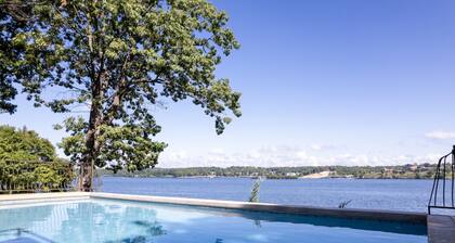 Grand Cove - 6 Bdrm Waterfront House with Pool