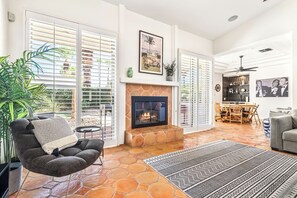 TV, fireplace