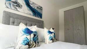 Unclassified image, 3 of 14, button - Stunning and Modern House in Luton, England (Luton)