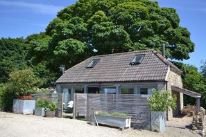 Exterior - Kings Arms Duplex (Bradford-on-Avon)