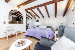 3 bedrooms, in-room safe, desk, iron/ironing board - Holiday home, 170 m² with pool and fenced garden with 10000 m² (ZMINJ)
