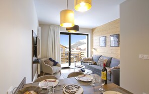 Soundproofing, free cribs/infant beds, free WiFi, bed sheets - Hôtel et Spa l’Eclose by Odalys (Huez)