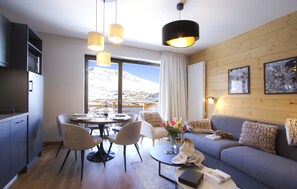 Soundproofing, free cribs/infant beds, free WiFi, bed sheets - Hôtel et Spa l’Eclose by Odalys (Huez)