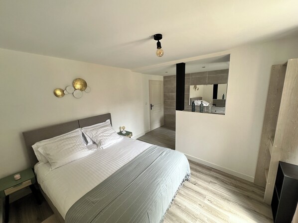 3 habitaciones, tabla de planchar con plancha y wifi gratis 