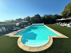 Outdoor pool, a heated pool - Charming gîte "Chez Estelle" 63m2 (Saint-Just)