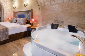 Honeymoon Double Room | Premium bedding, in-room safe, iron/ironing board, free WiFi - Oba Cave Hotel (Ürgüp)