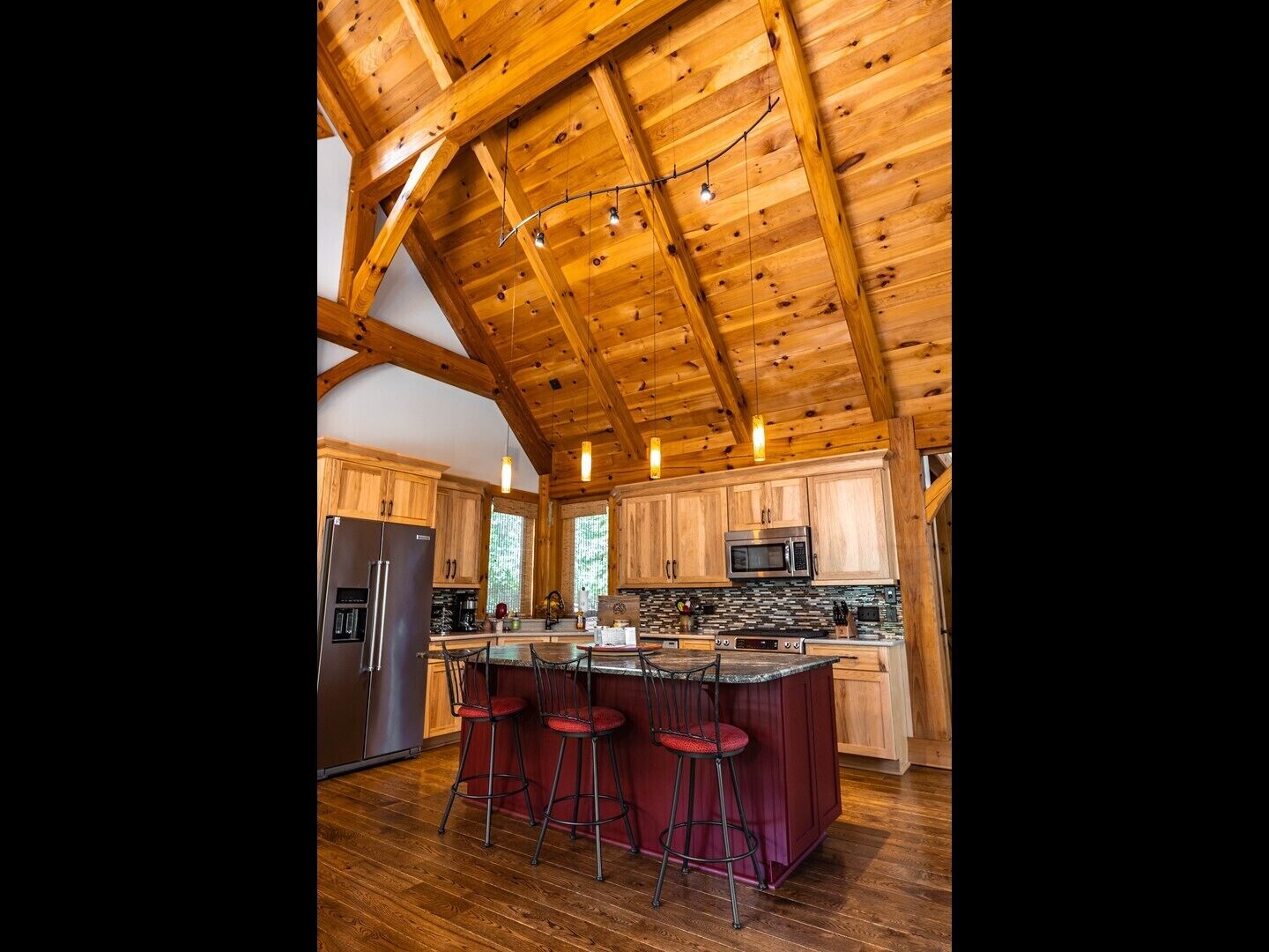 Private, Luxurious, Lakefront Home 4BS12