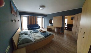 2 habitaciones, escritorio, wifi y ropa de cama 