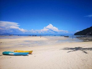 Beach - Phi Phi Ba Kao Bay Resort (Ko Phi Phi)