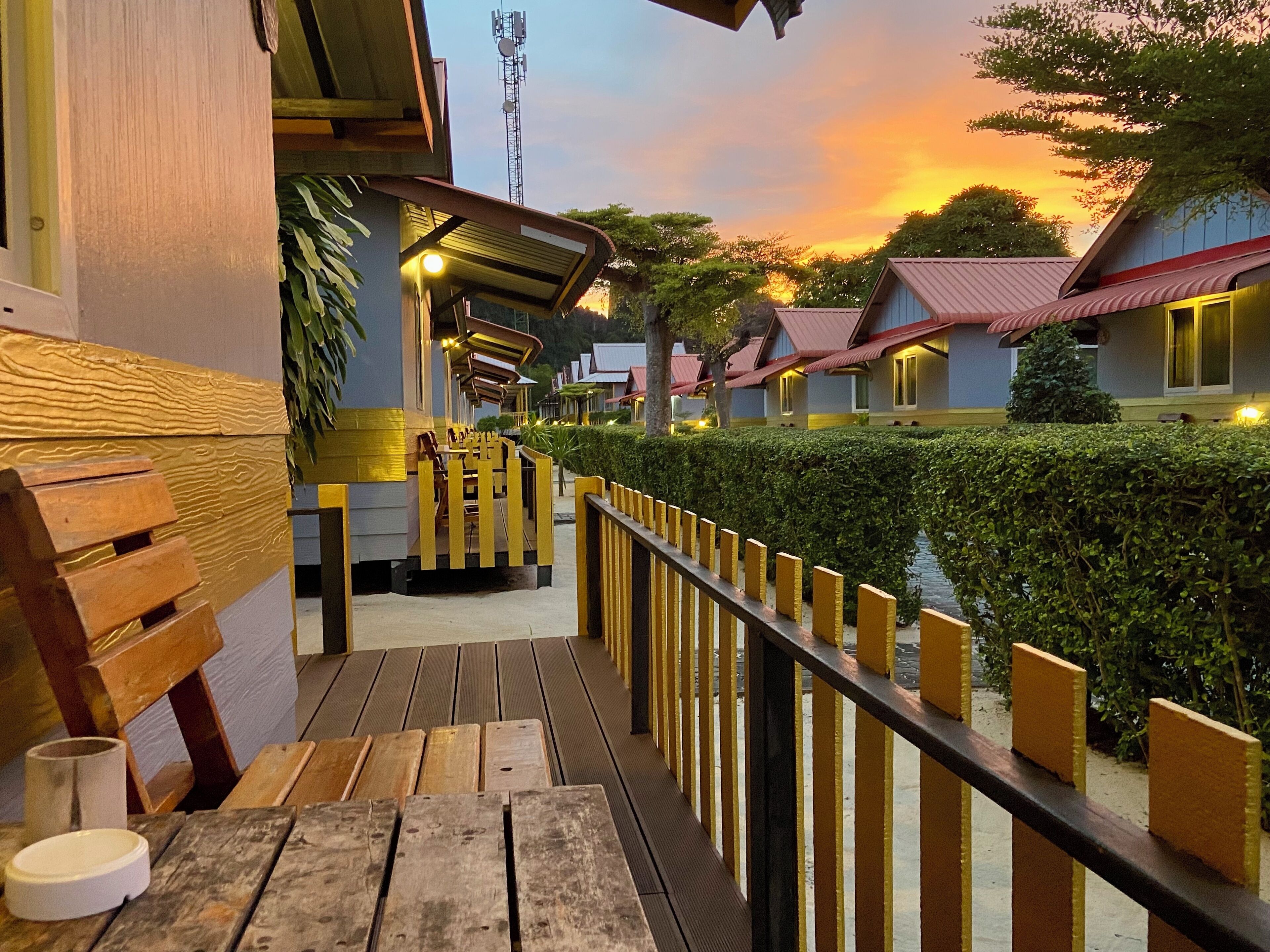 华丽客房, 露台 | 起居区 | 32-英寸纯平电视 （配备有线频道）、电视