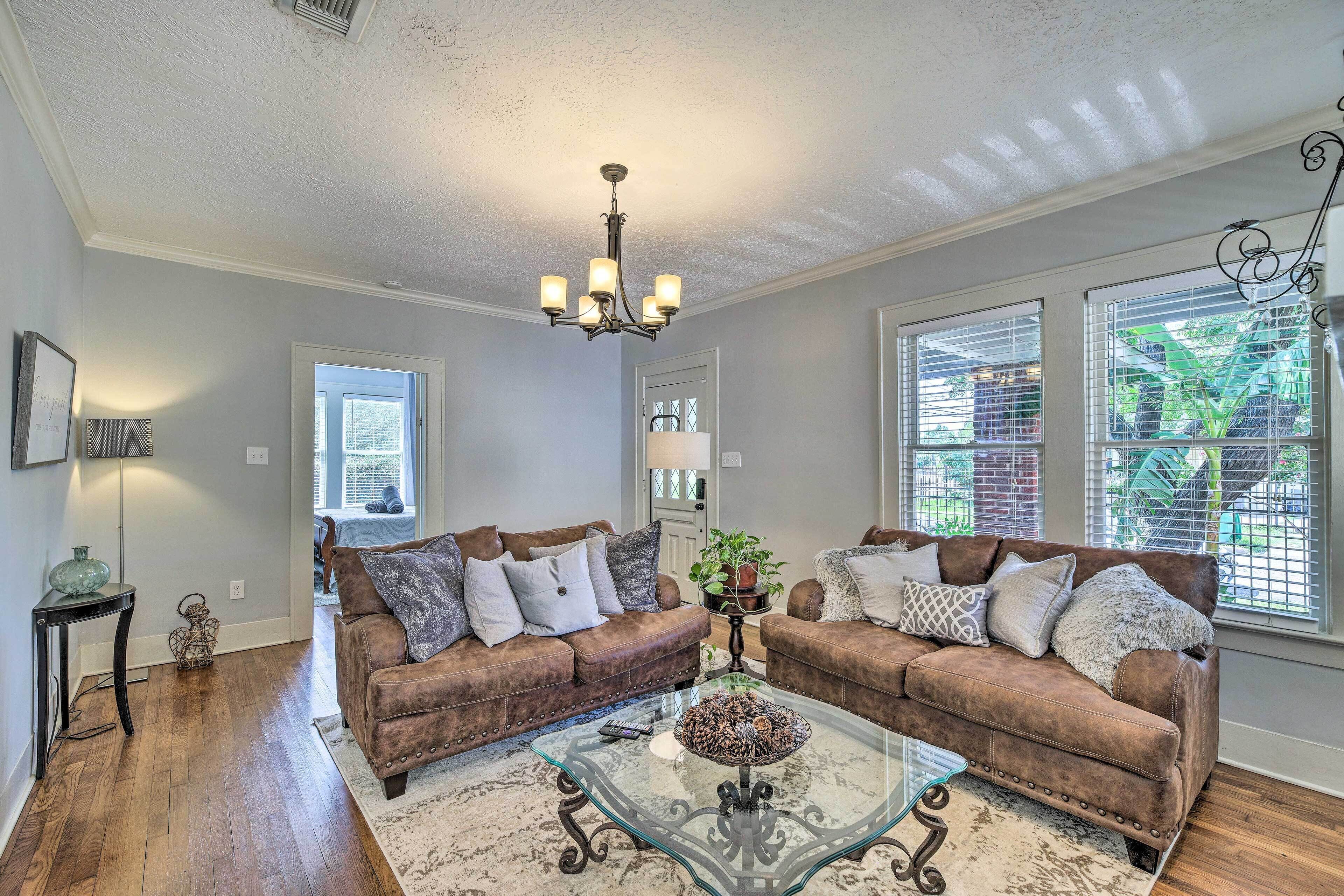 Elegant Houston Retreat < 2 Mi To Downtown!