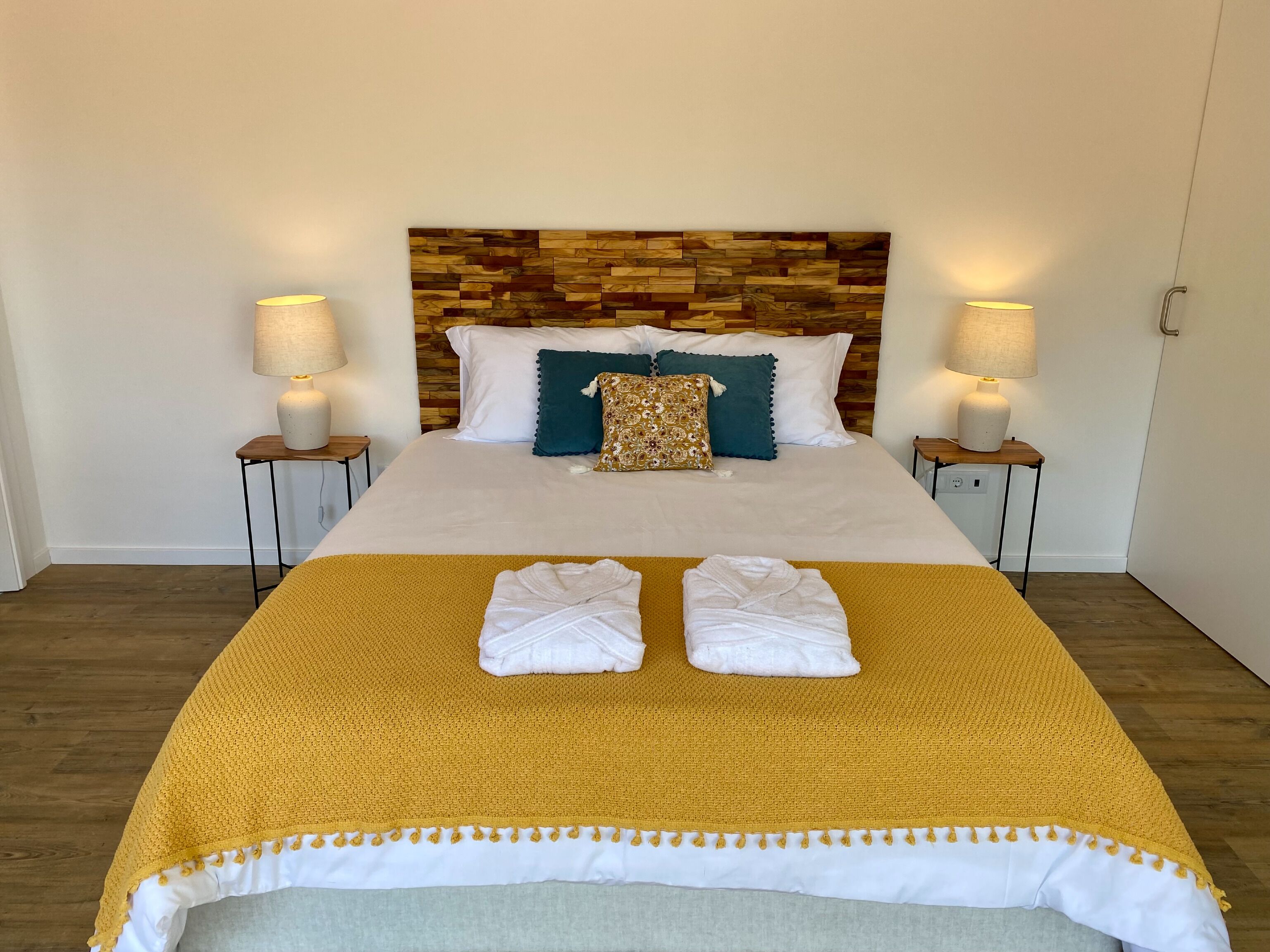 Quarto Elevado - by Quinta do ribeiro