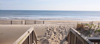 362 Dog-Friendly Ocean-Front Duplex - Ocean Views and Close to Pier