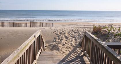 362 Dog-Friendly Ocean-Front Duplex - Ocean Views and Close to Pier