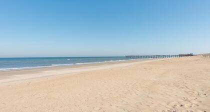 362 Dog-Friendly Ocean-Front Duplex - Ocean Views and Close to Pier