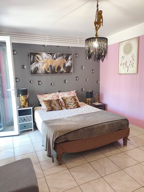 2 soverom, strykejern/-brett, reiseseng for barn og wi-fi (inkludert)