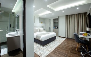 Caja de seguridad en la habitación y cortinas blackout 