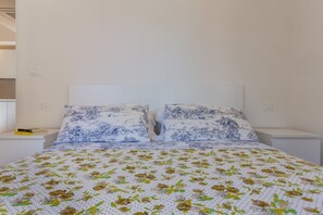 2 bedrooms, iron/ironing board, WiFi, bed sheets - GuestHost - Modern central apartment a short distance from Piazza Santo Stefano located on the first floor with a furnished terrace of about 40 square meters. Able to accommodate 4 people, ideal for those who want to visit Bologna and its surroundings or (Bologna)