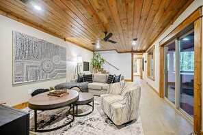 Interior - Cozy, modern rustic cabin on the water, near all Pine Lake fun & top amenities! (Broken Bow)