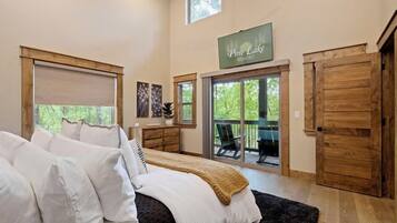 4 soverom, strykejern/-brett, wi-fi (inkludert) og sengetøy