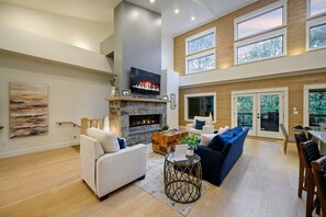 スマートテレビ、暖炉