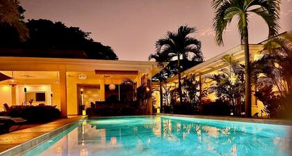 Villa Surfside | 9-Bedroom Luxury Villa in Playa Potrero, Costa Rica