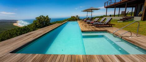 Außenpool, Liegestühle