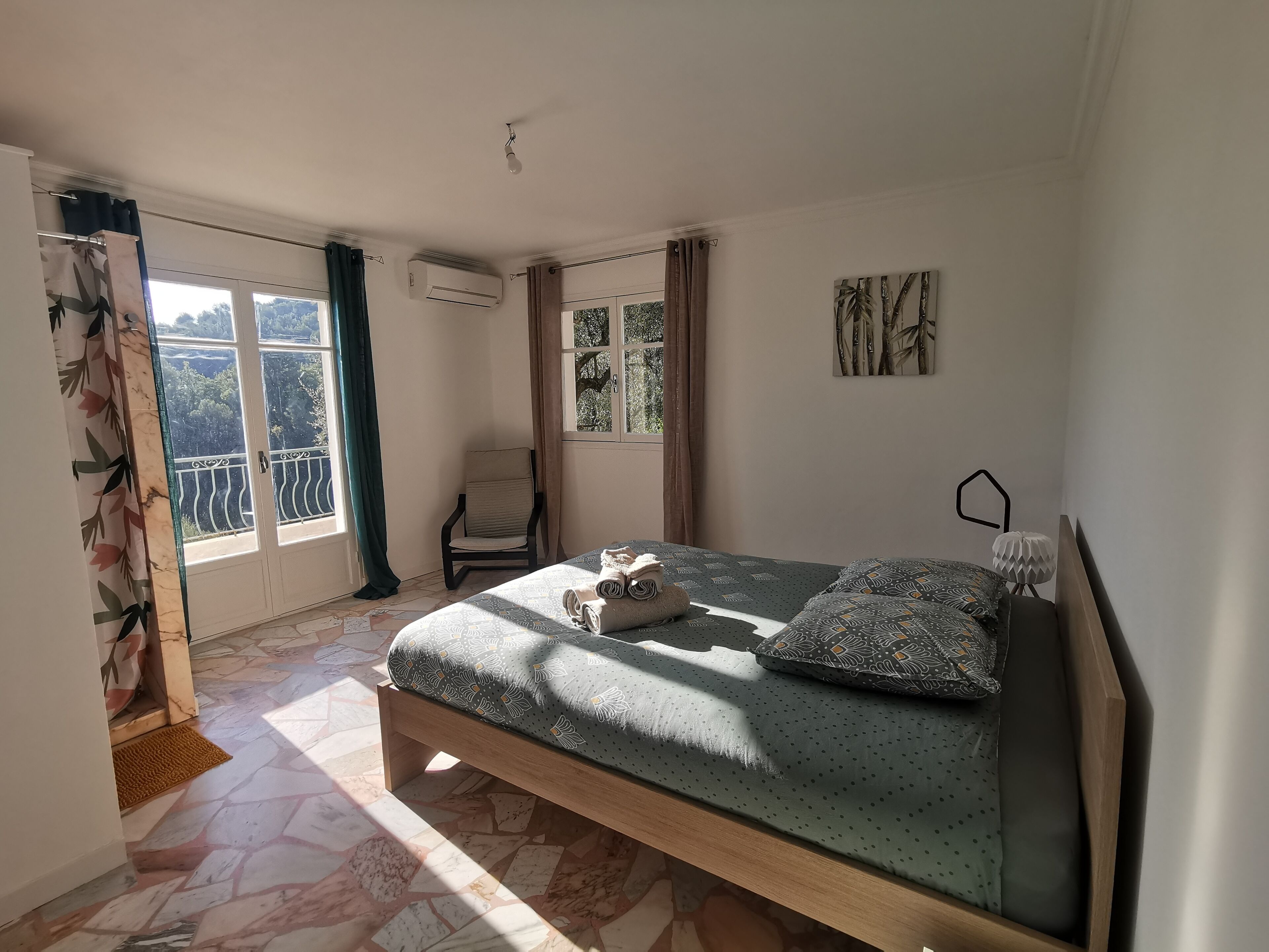 2 chambres, fer et planche à repasser, lit parapluie, Wi-Fi gratuit